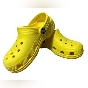 CROCS  CLASSIC CLOG - TODDLER size C10 yellow unisex . comfy easy on and off